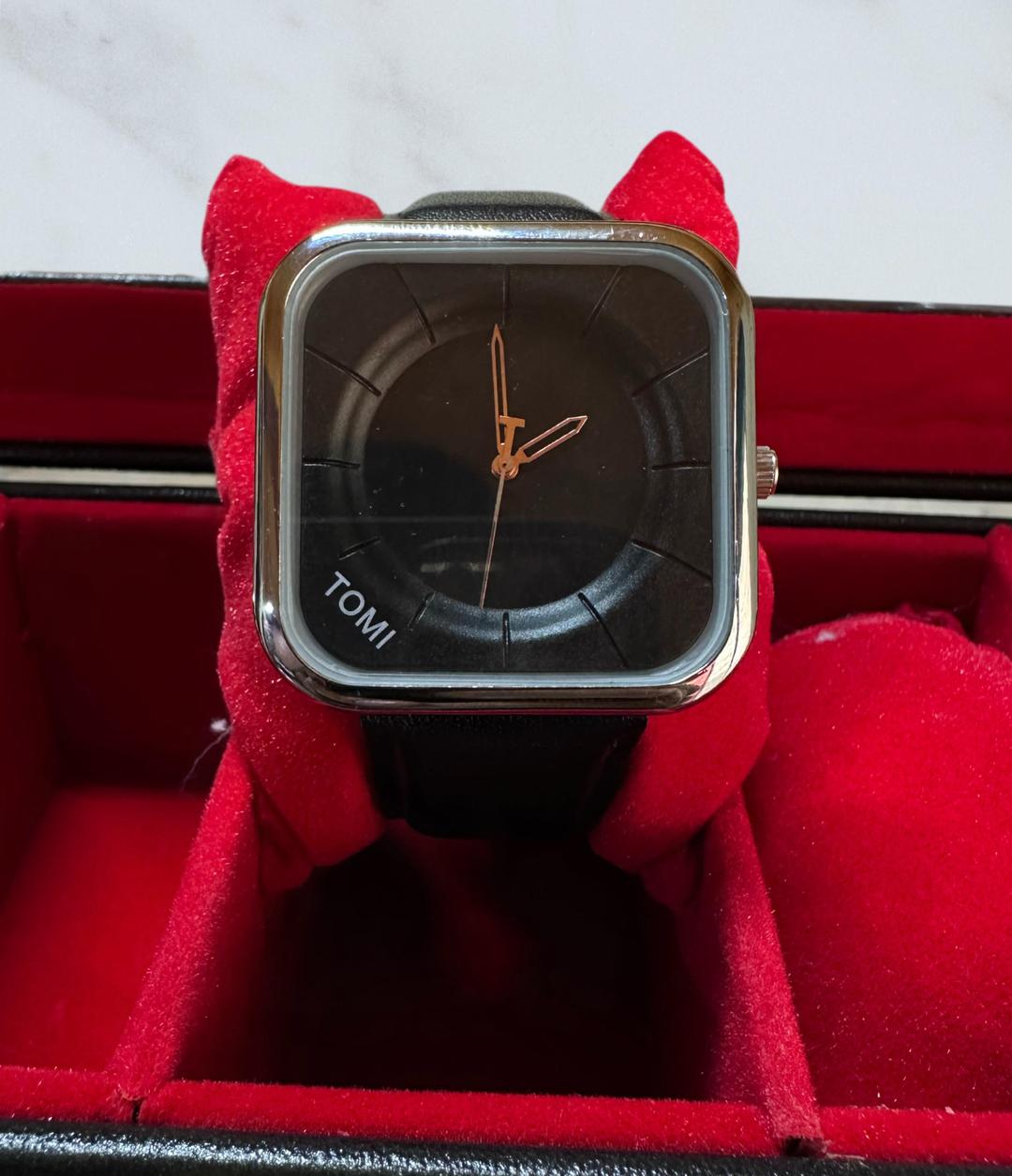 Stylish Men's & Unisex Quartz Watch Water Resistant