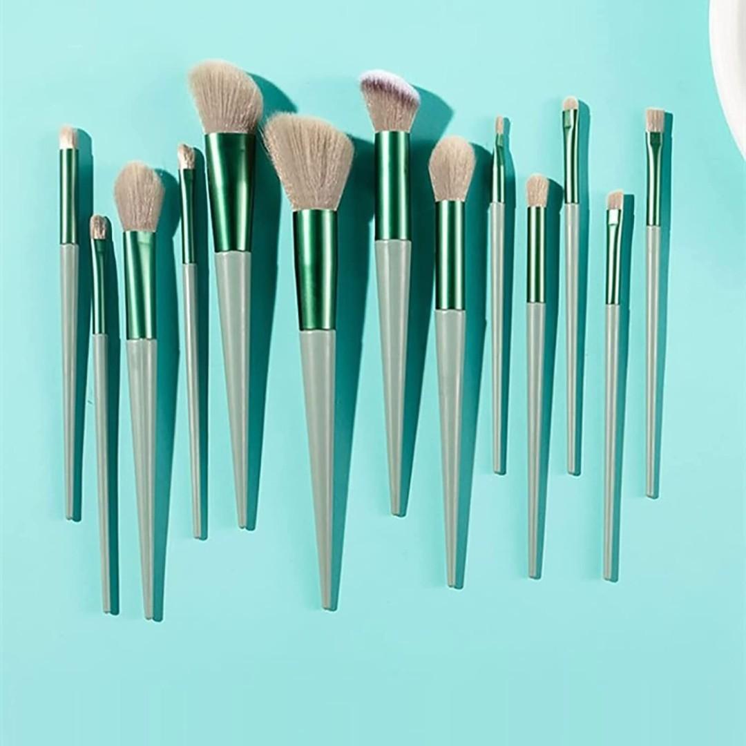 Makeup Brushes Set for Practicing Makeup