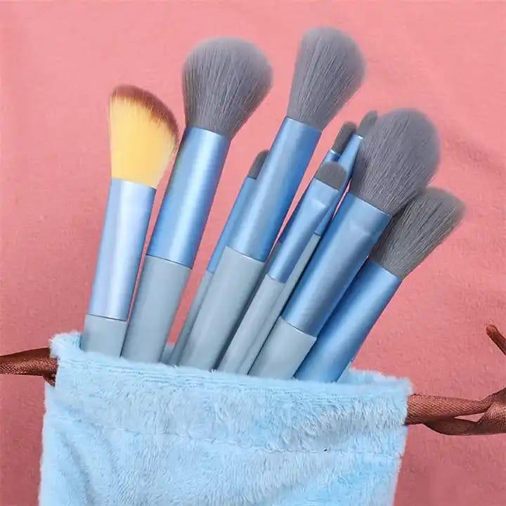 Makeup Brushes Set for Practicing Makeup