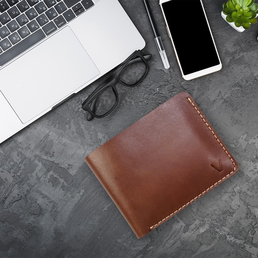 Men's Brown Leather Bi-Fold Wallet with RFID Protection