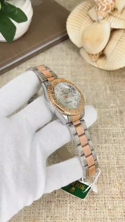 Women's Golden Stainless Steel Quartz Watch - Chain Strap